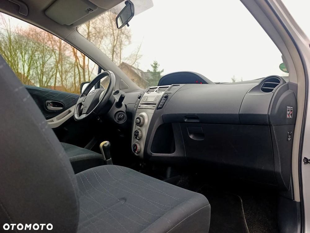 Toyota Yaris 1.3 VVT-i Team - 8