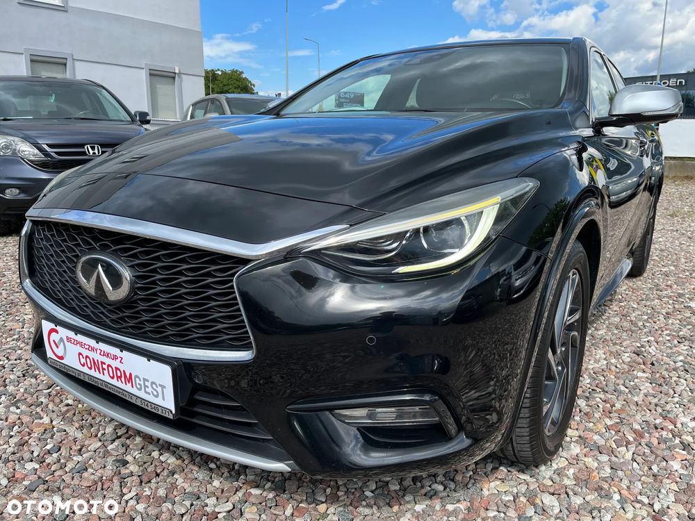 Infiniti Q30 - 15