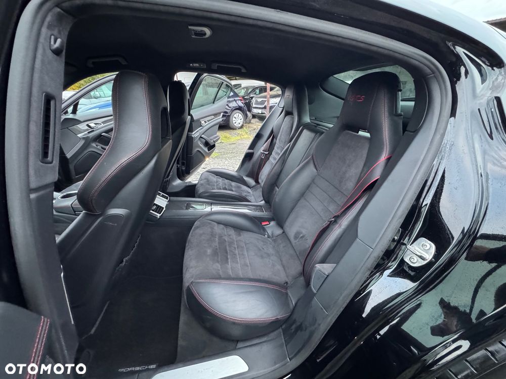 Porsche Panamera GTS PDK - 15