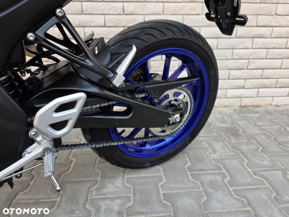 Yamaha MT - 24