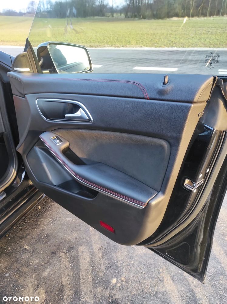 Mercedes-Benz CLA AMG 45 4-Matic - 10