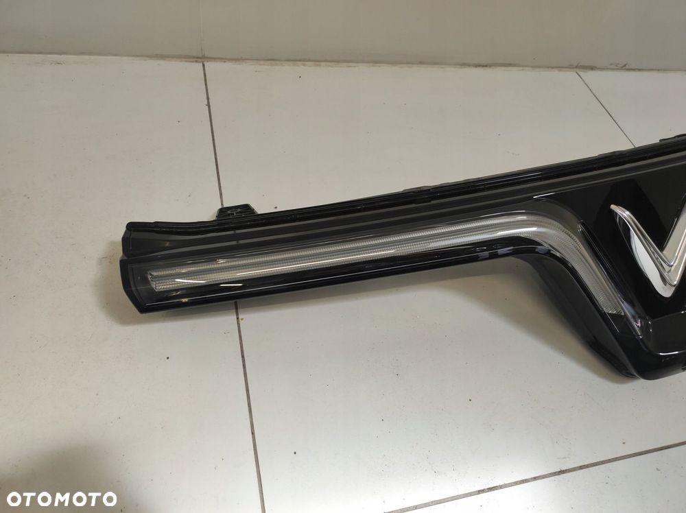 GRILL ATRAPA ŚWIATŁO DZIENNE LED ZDERZAKA PRZÓD VINFAST VF9 - 3