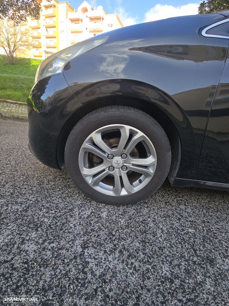 Peugeot 208 1.4 VTi Allure - 28
