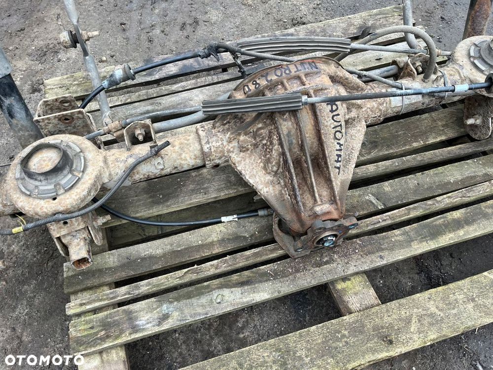 DODGE NITRO 2.8CRD AUTOMAT MOST TYŁ BDB STAN - 2