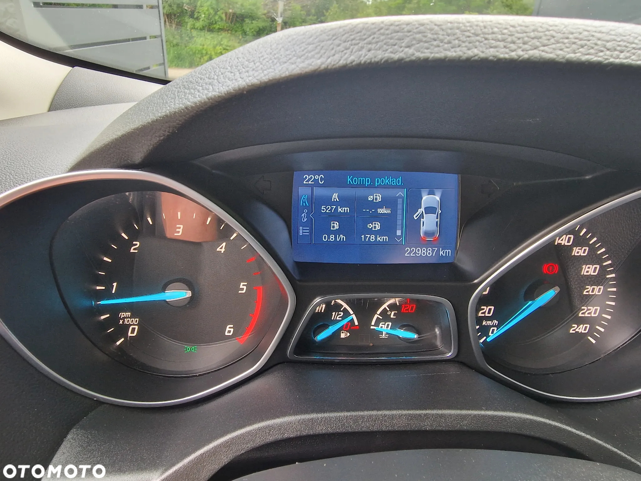 Ford Kuga 2.0 TDCi 2x4 Titanium - 8