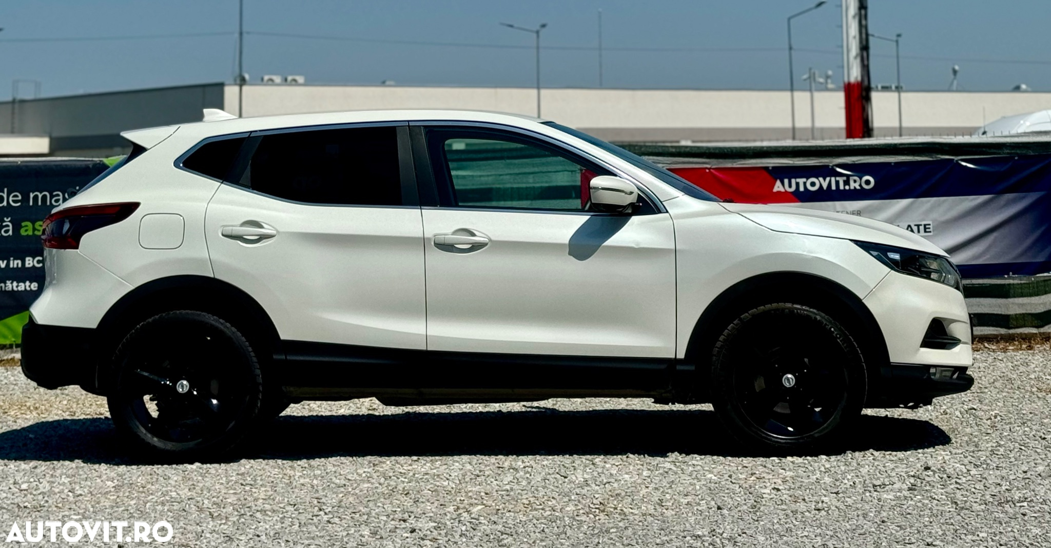 Nissan Qashqai 1.6 DCI Xtronic ACENTA - 16
