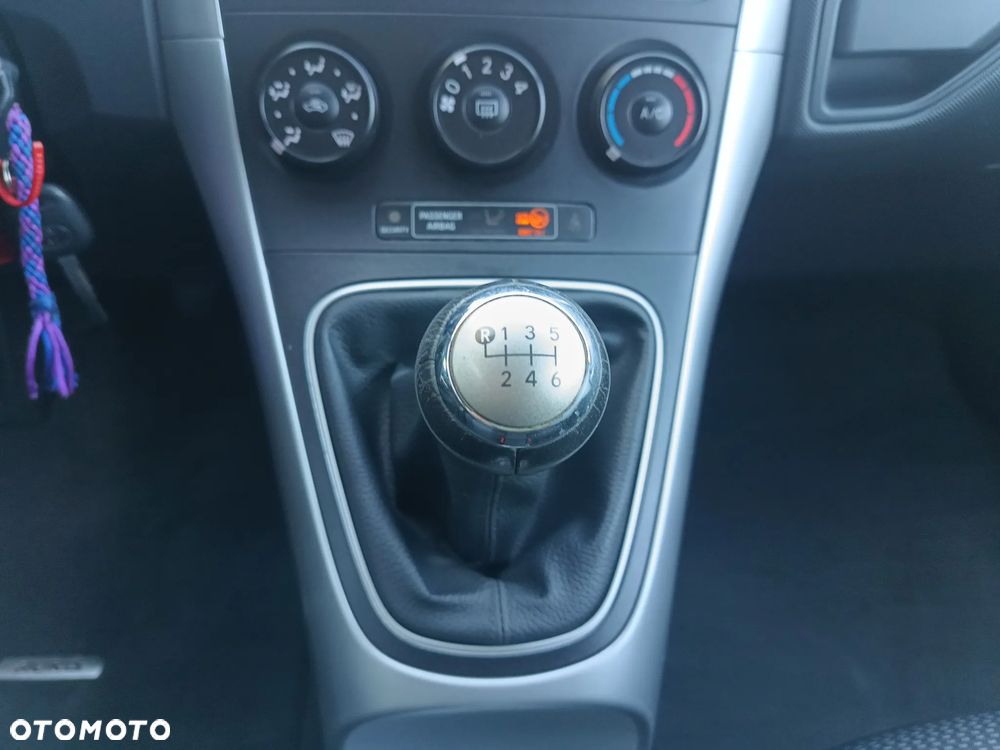 Toyota Auris 1.6 Luna - 18
