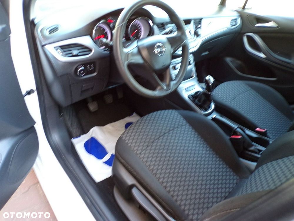 Opel Astra - 16