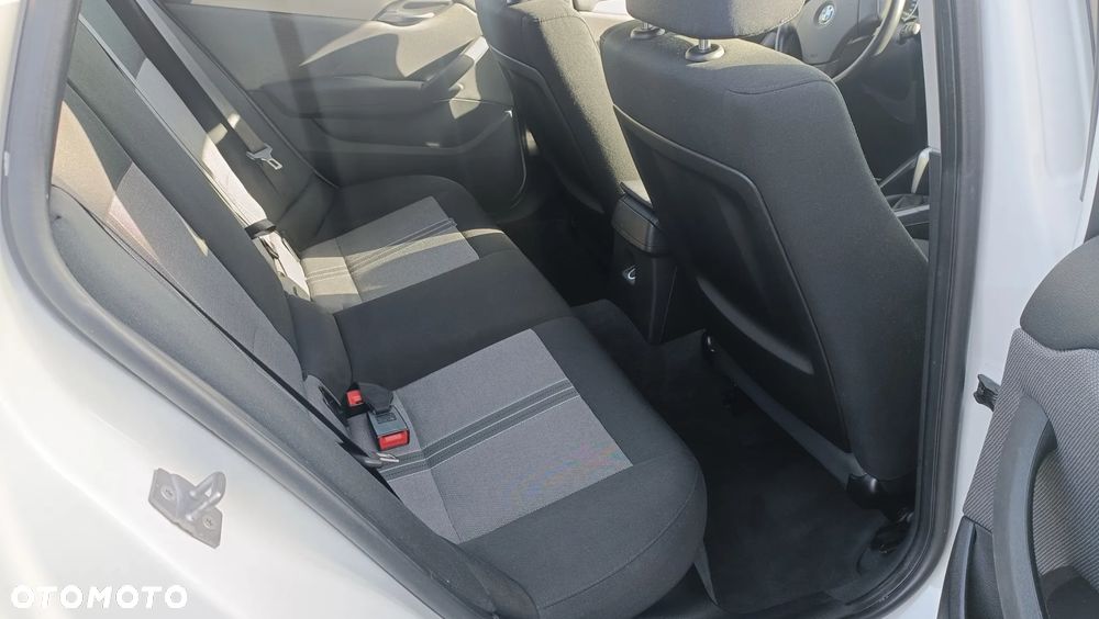 BMW X1 sDrive18i - 15