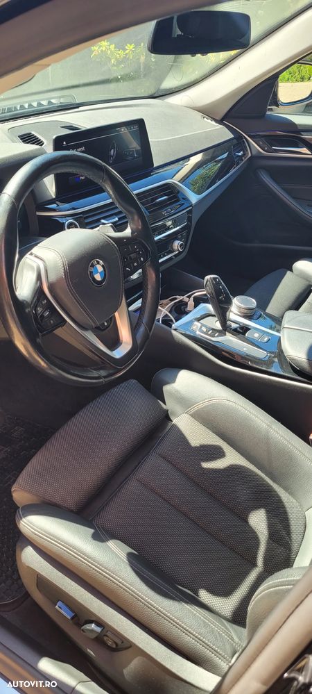 BMW Seria 5 520d AT MHEV - 12