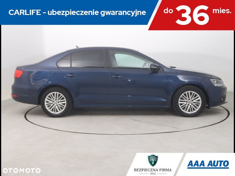 Volkswagen Jetta - 8