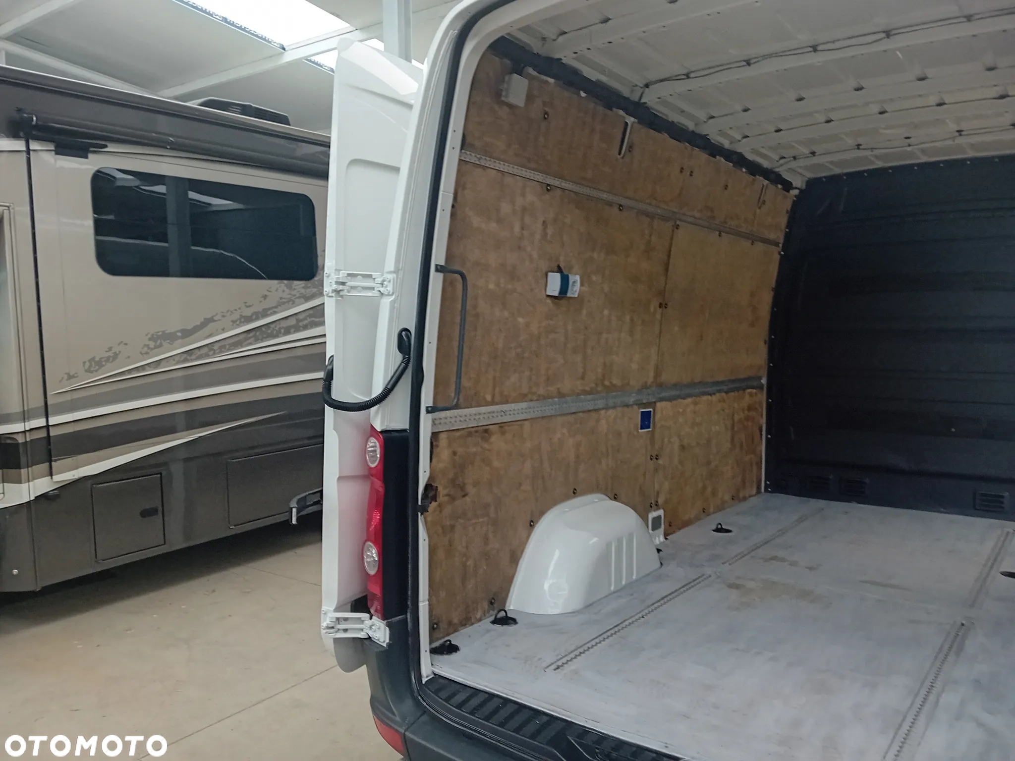 Volkswagen Crafter - 11
