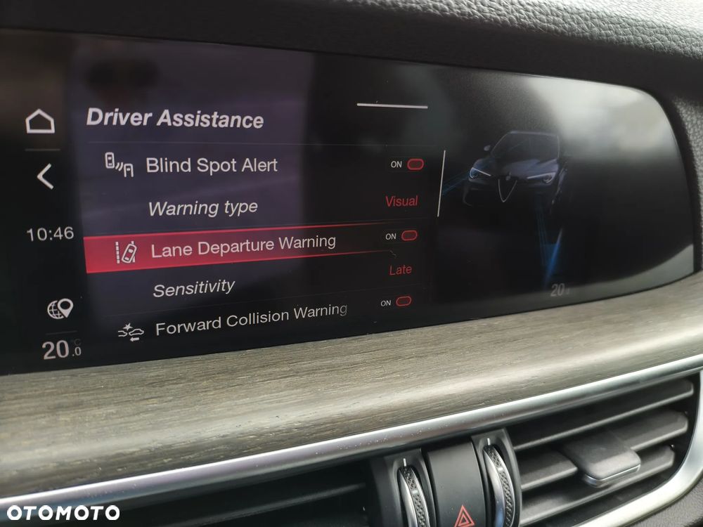 Alfa Romeo Stelvio 2.0 Turbo 16V AT8-Q4 Ti - 29