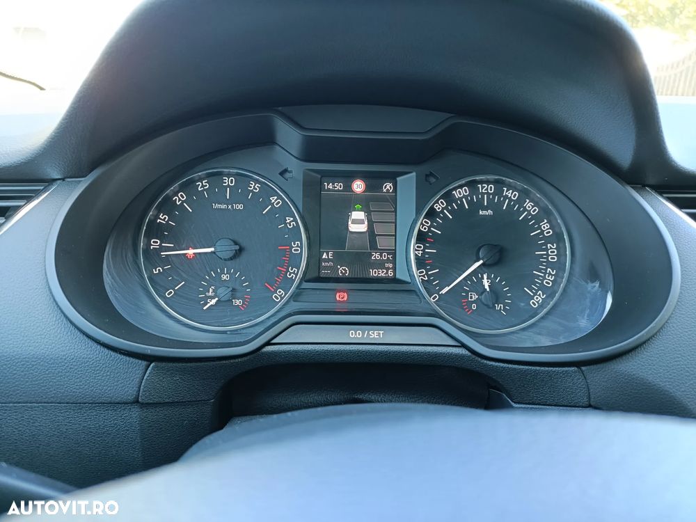 Skoda Octavia 2.0 TDI ELEGANCE - 27
