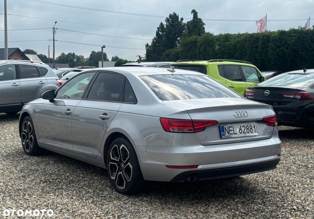 Audi A4 Limousine - 4