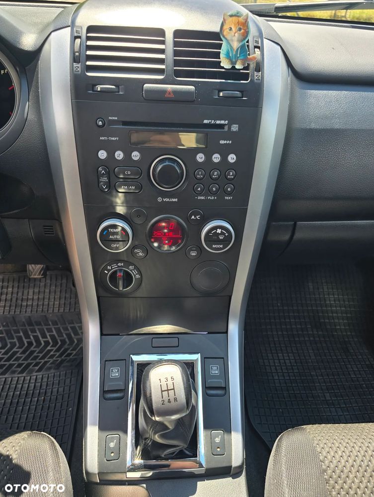 Suzuki Grand Vitara 2.0 - 11