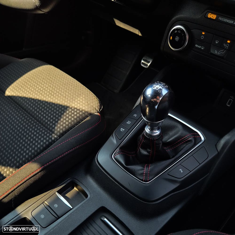 Ford Focus SW 1.5 TDCi EcoBlue ST-Line - 20