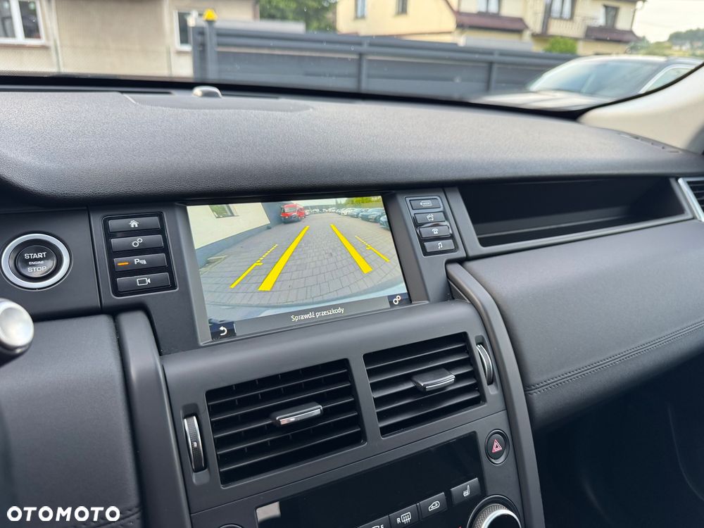 Land Rover Discovery Sport TD4 HSE Luxury - 30