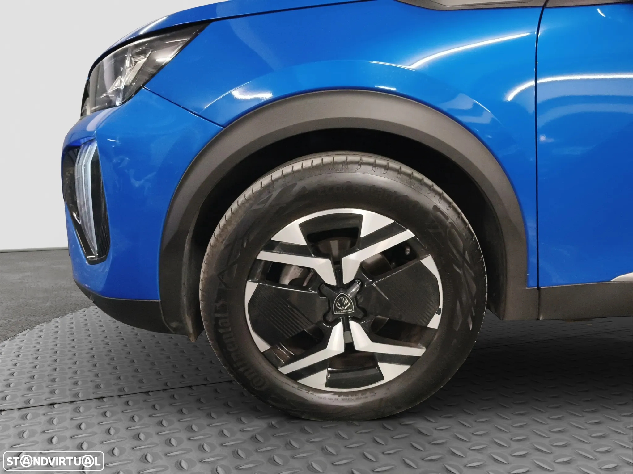 Peugeot 2008 1.2 PureTech Allure EAT8 - 31
