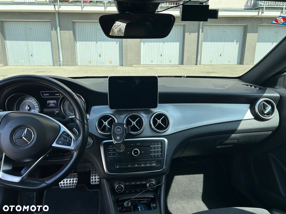 Mercedes-Benz CLA 200 7G-DCT AMG Line - 13