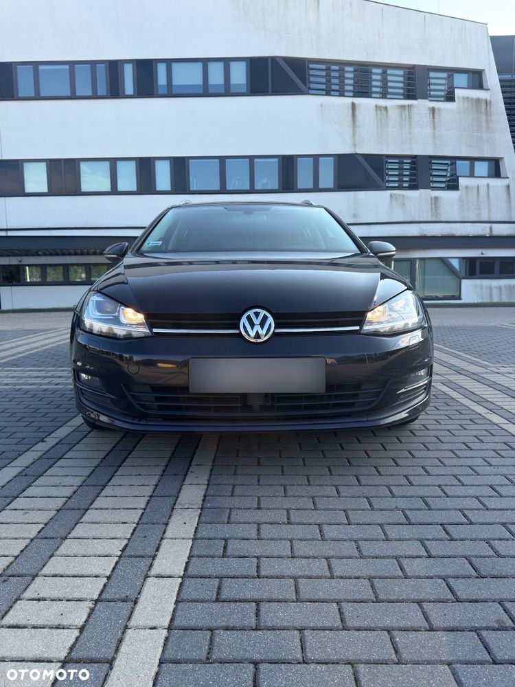 Volkswagen Golf - 1