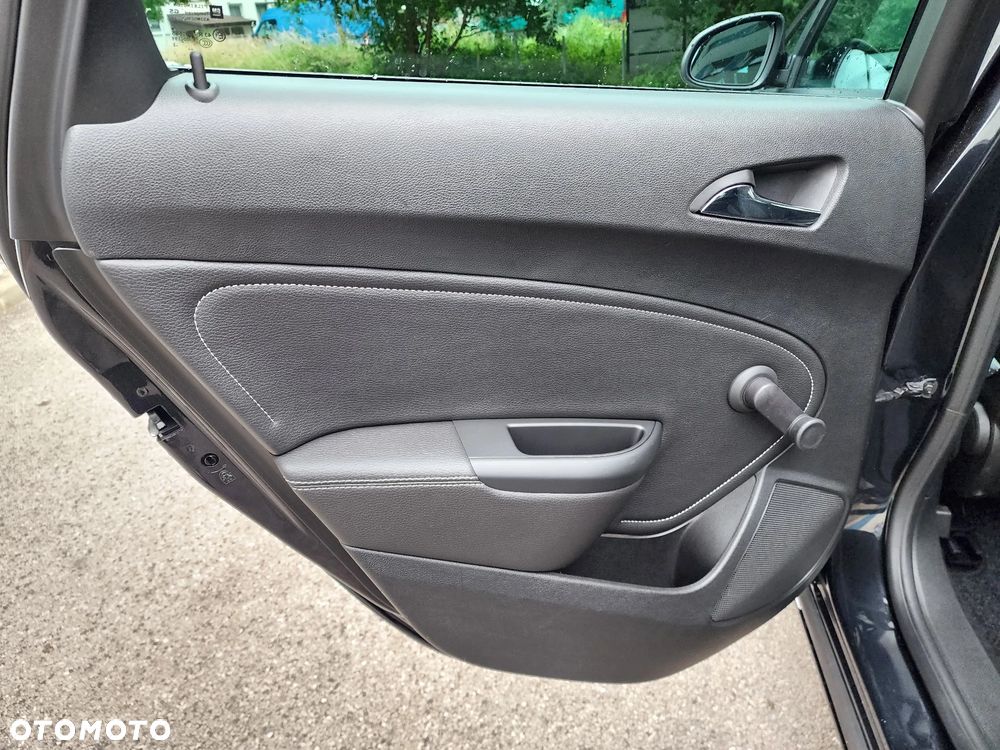 Opel Astra 1.4 Turbo 150 Jahre - 35