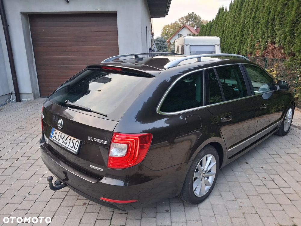 Skoda Superb 2014 photo 4