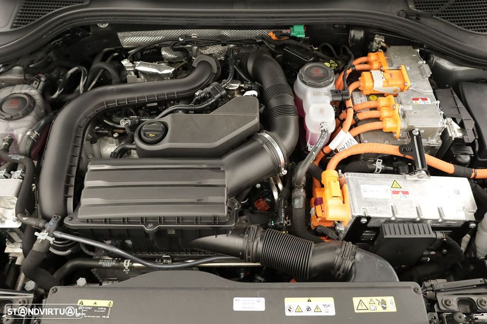 VW Passat Variant 1.5 TSI eHybrid DSG - 24