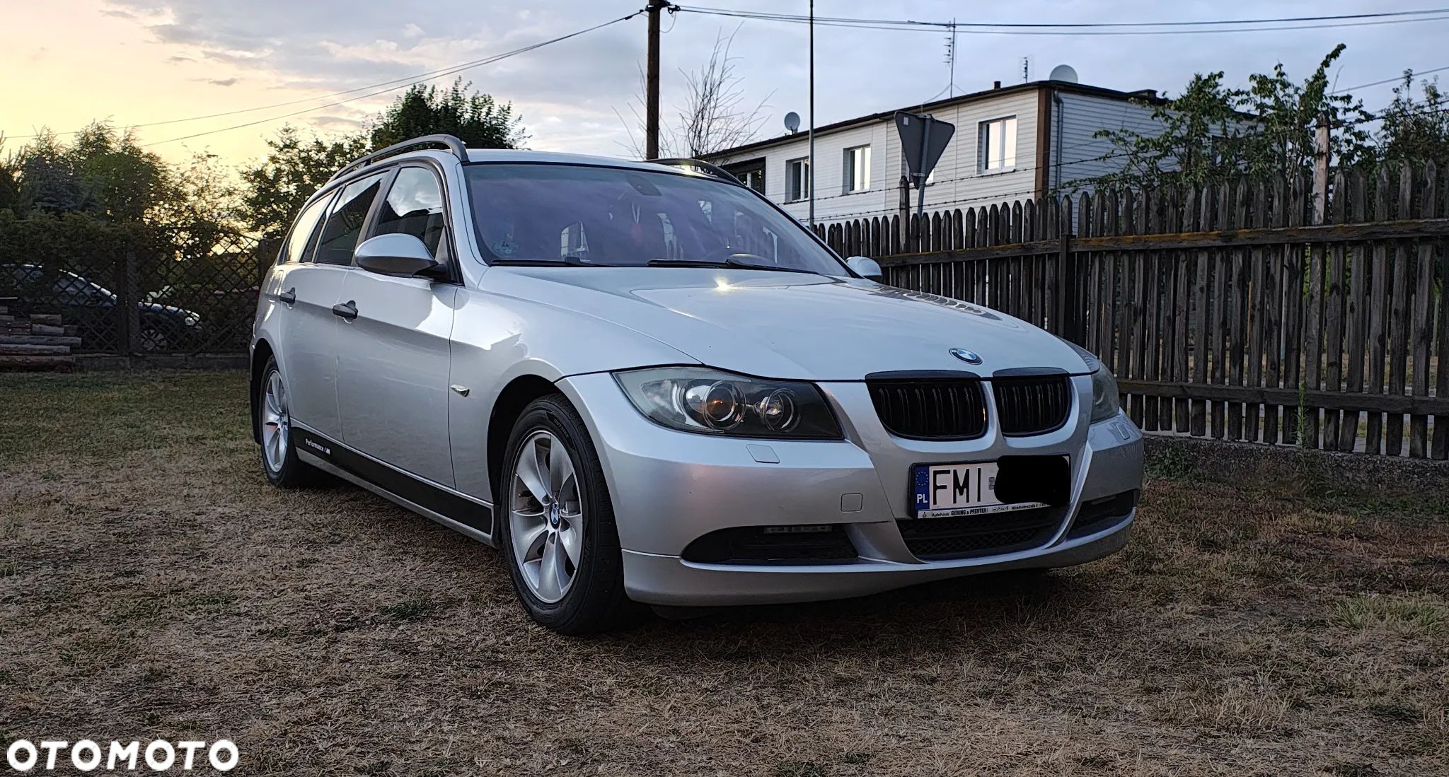BMW Seria 3 320i Touring - 1