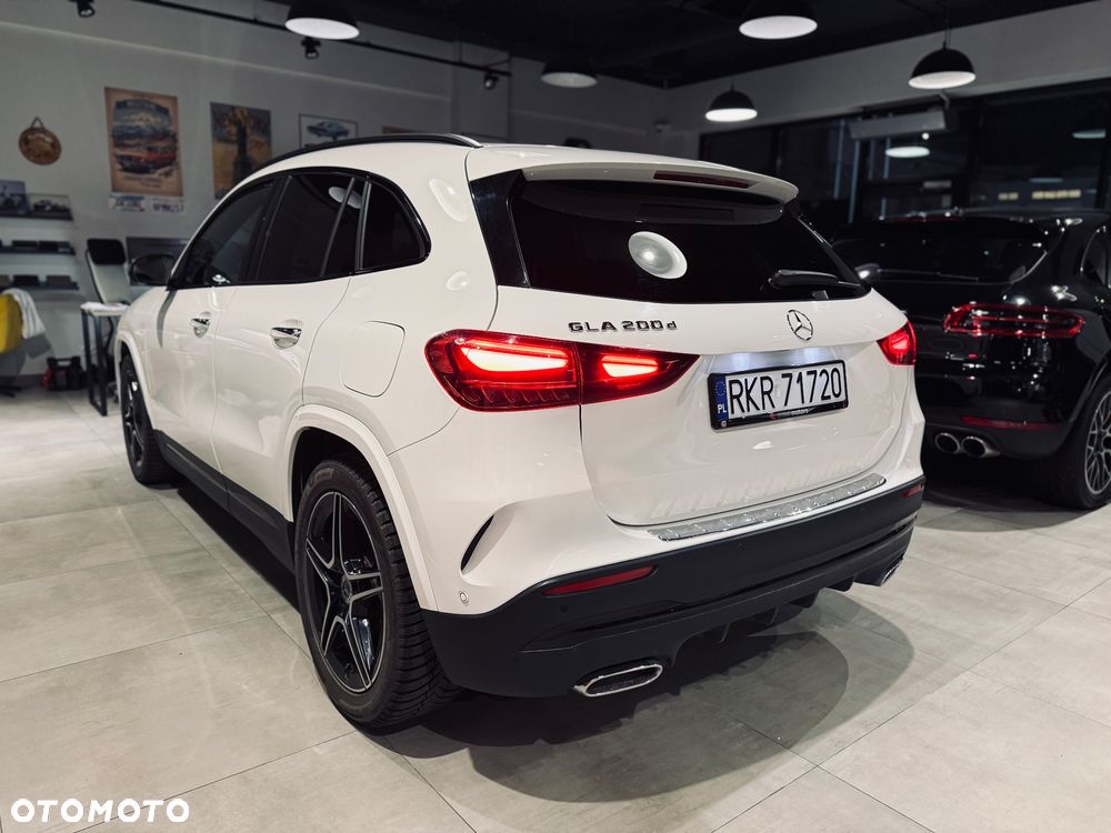 Mercedes-Benz GLA 200 d AMG Line - 4