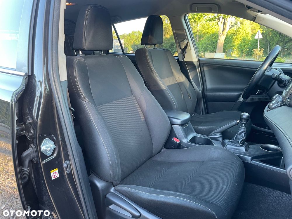 Toyota RAV4 2.0 D-4D Premium - 9