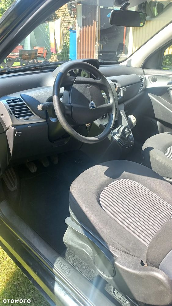 Lancia Ypsilon - 7