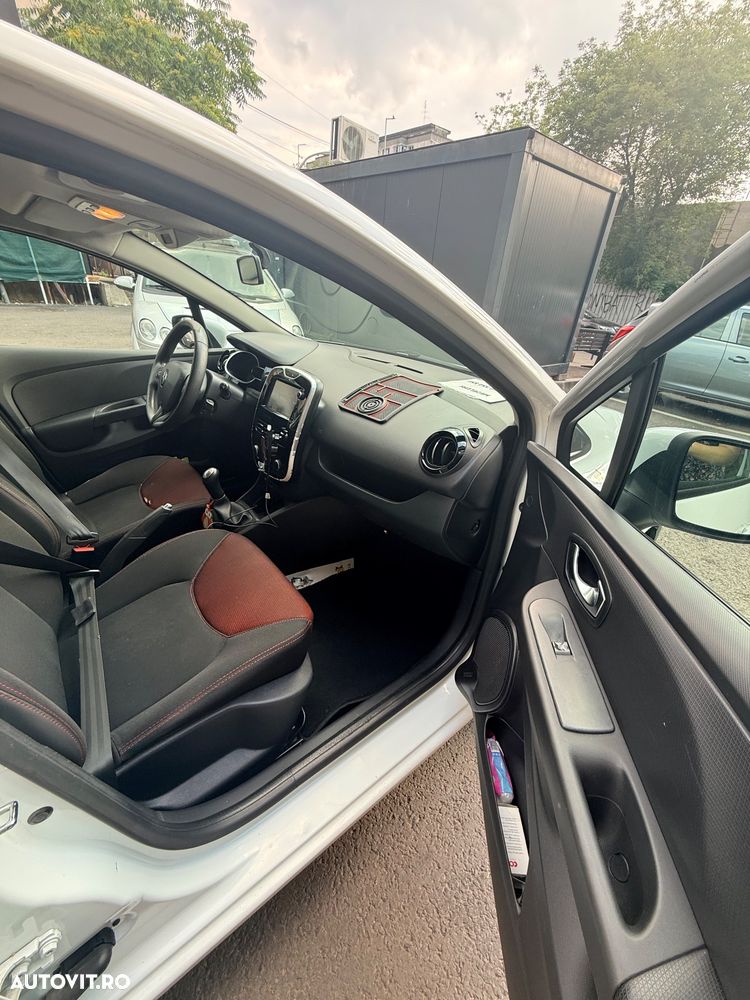 Renault Clio - 12