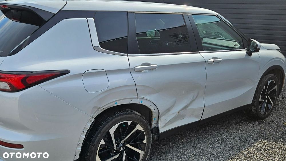 Mitsubishi Outlander - 30