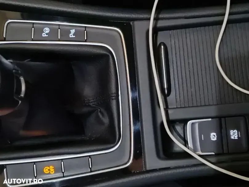 Volkswagen Golf Variant 1.6 TDI DPF Highline - 23