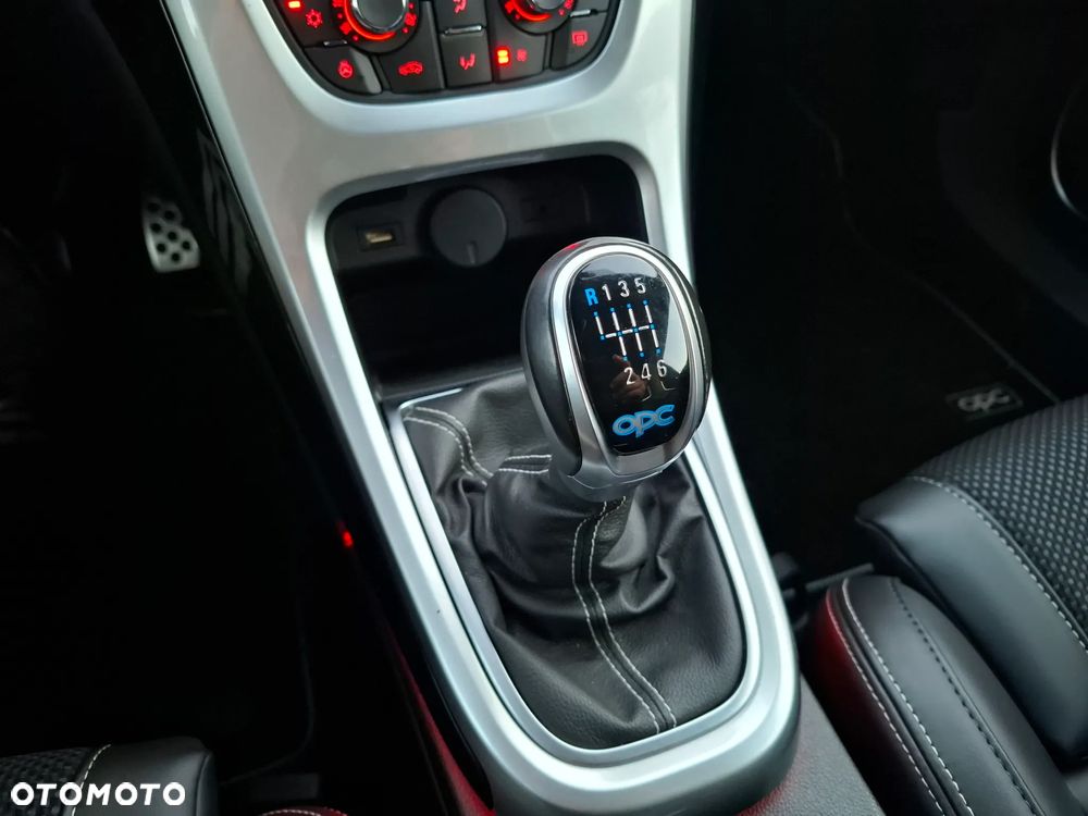 Opel Astra OPC Start/Stop - 26