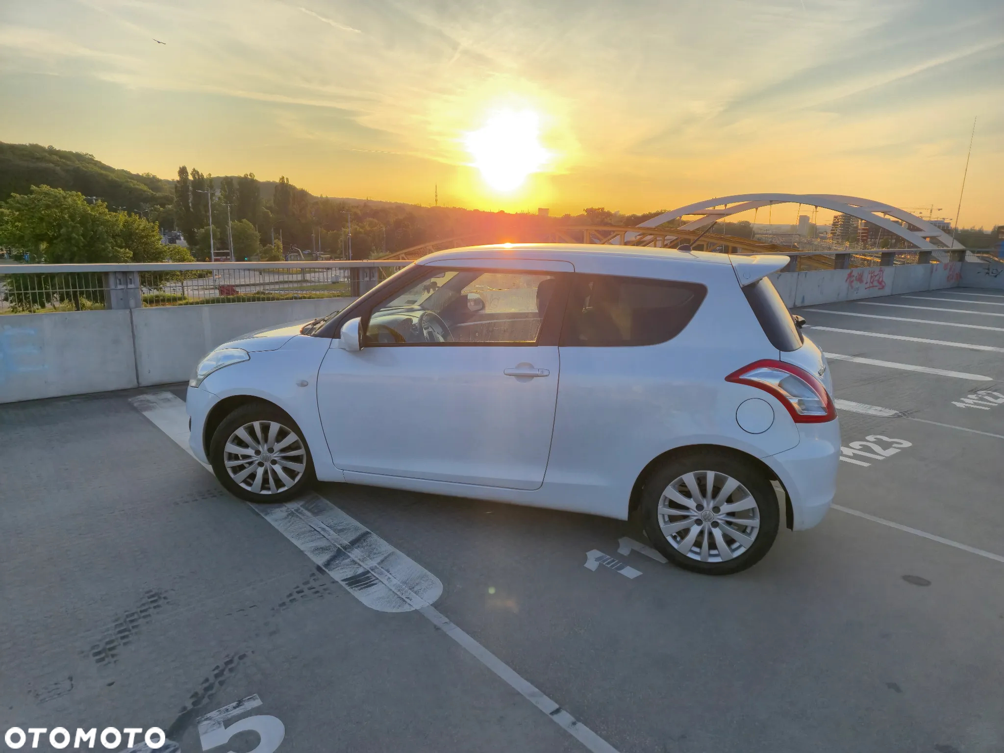 Suzuki Swift 1.2 Premium - 5