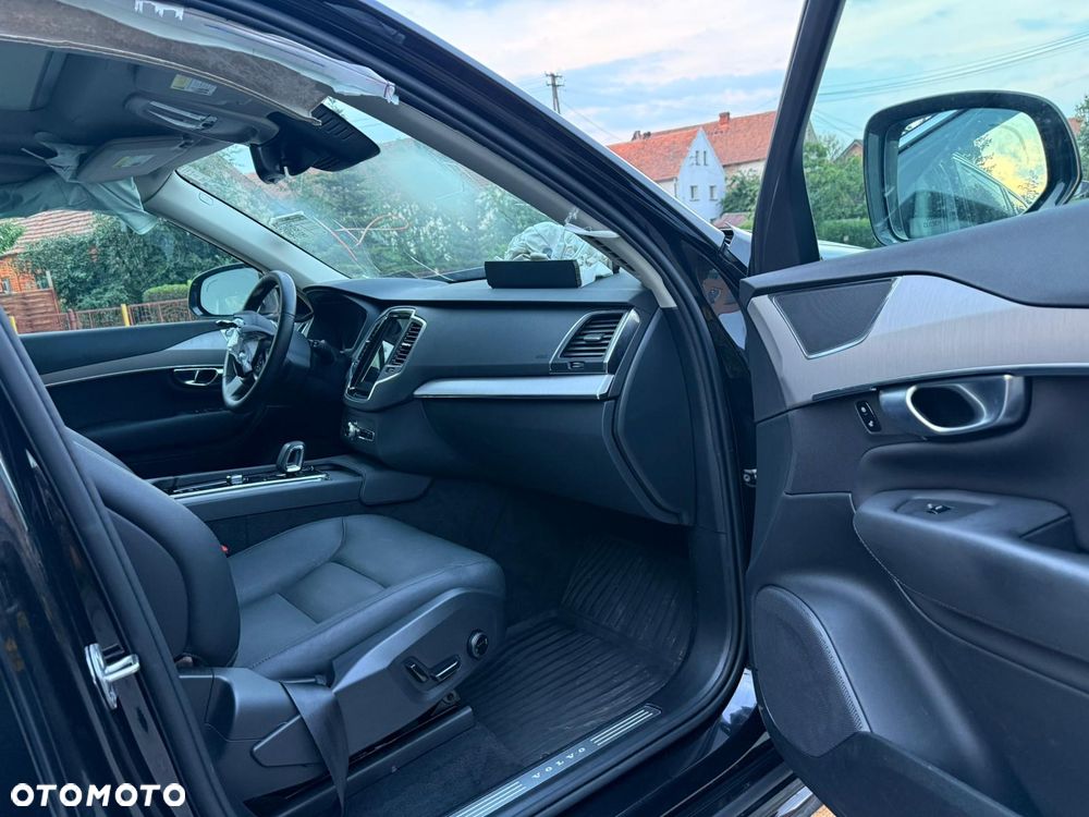 Volvo XC 90 - 9