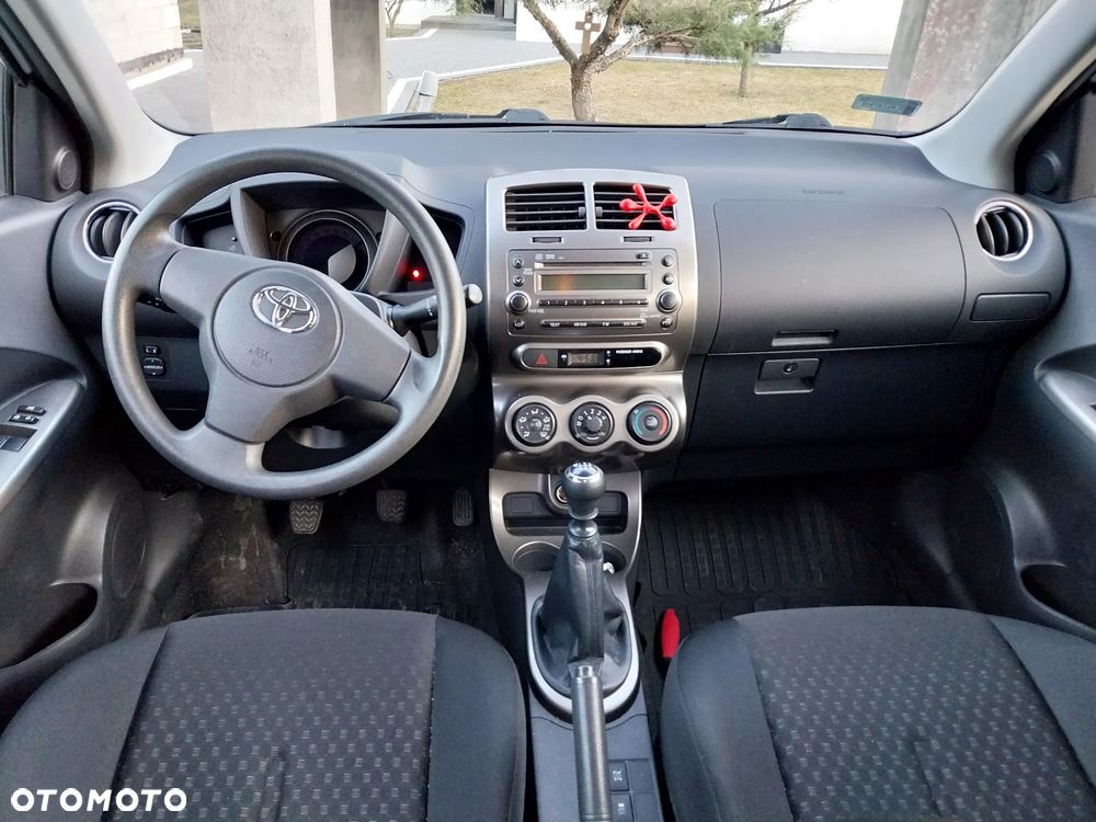 Toyota Urban Cruiser 1.4 D-4D Sol 4x4 EU5 - 15