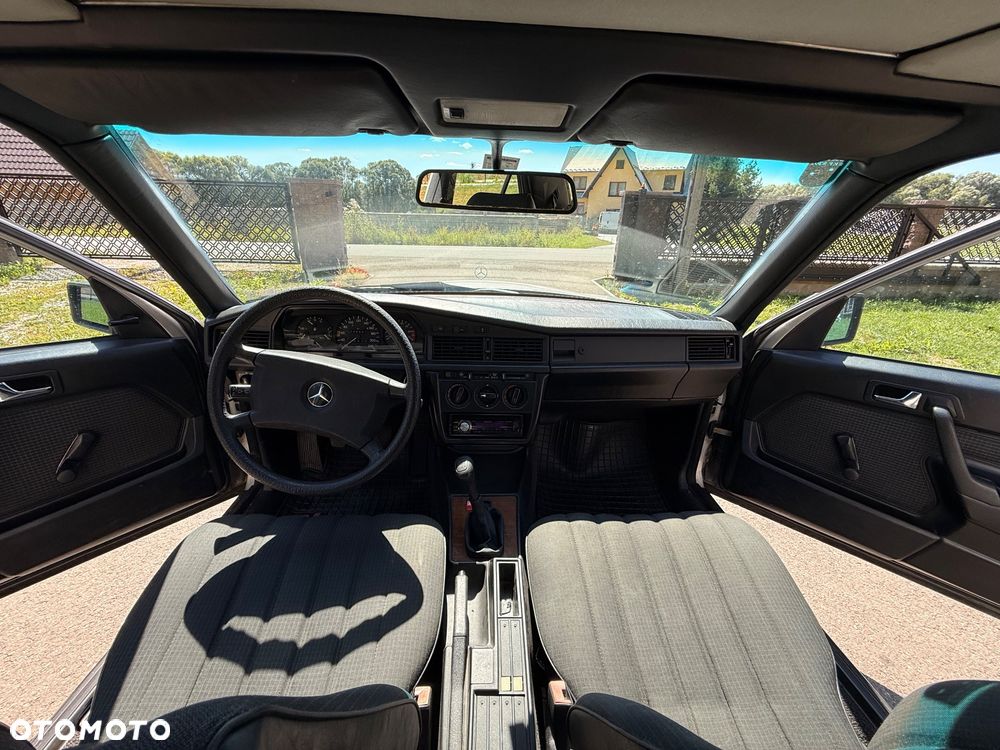 Mercedes-Benz W201 (190) - 14