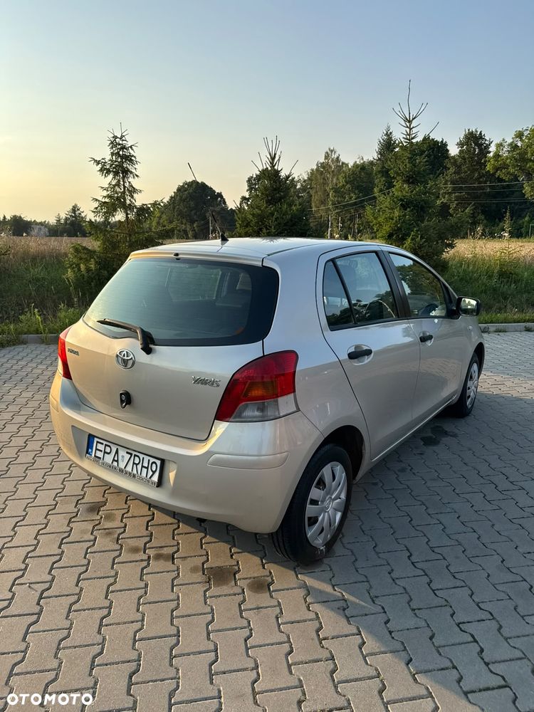 Toyota Yaris 1.0 Luna A/C - 9