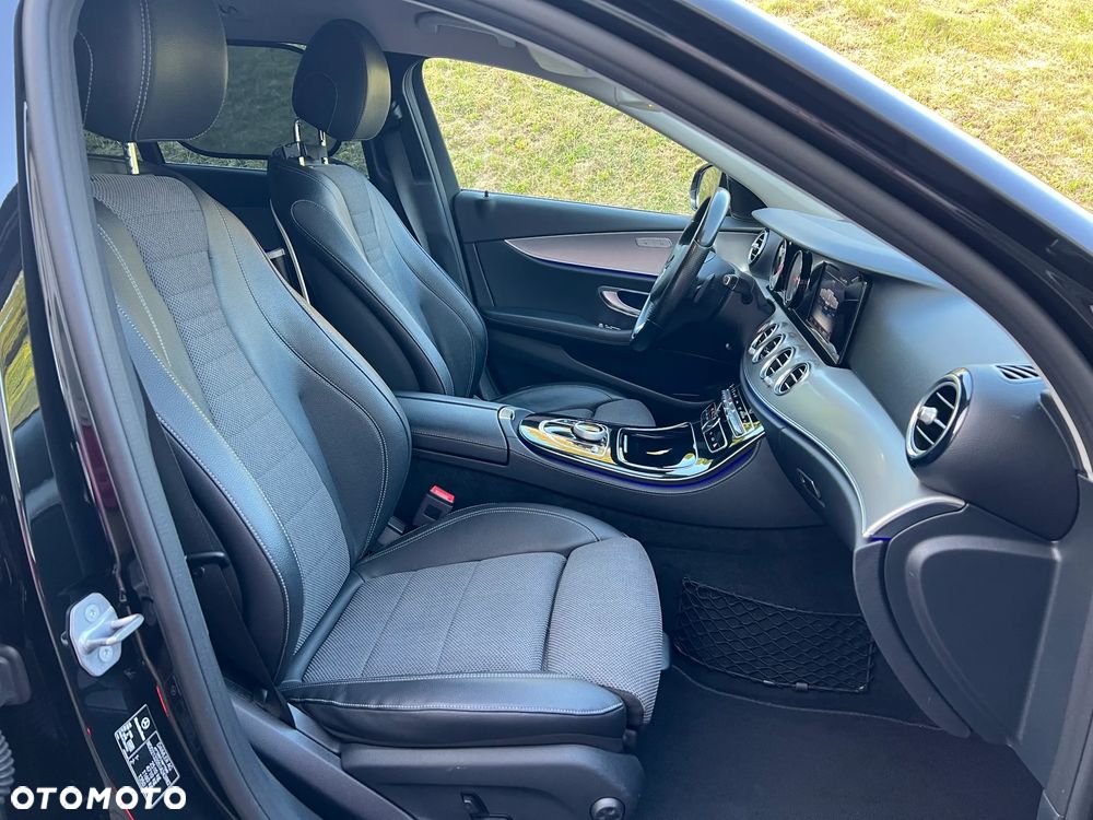 Mercedes-Benz Klasa E 220 d 4Matic 9G-TRONIC - 25