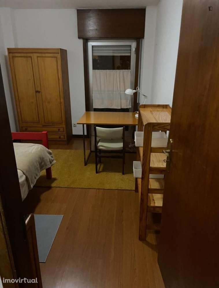 Quarto - localizado em Aldoar Porto - Grande imagem: 2/10
