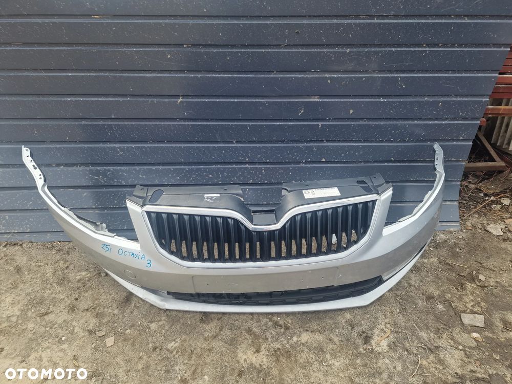25/ zderzak przedni skoda octavia III - 1