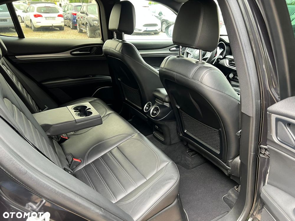 Alfa Romeo Stelvio 2.2 JTDM Executive Q4 - 20