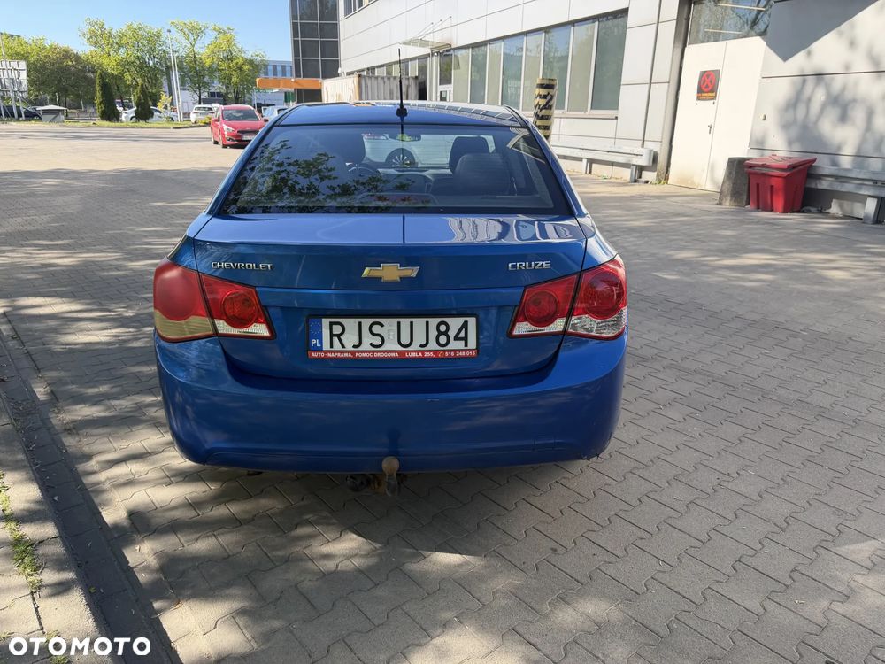Chevrolet Cruze 1.6 Base - 10