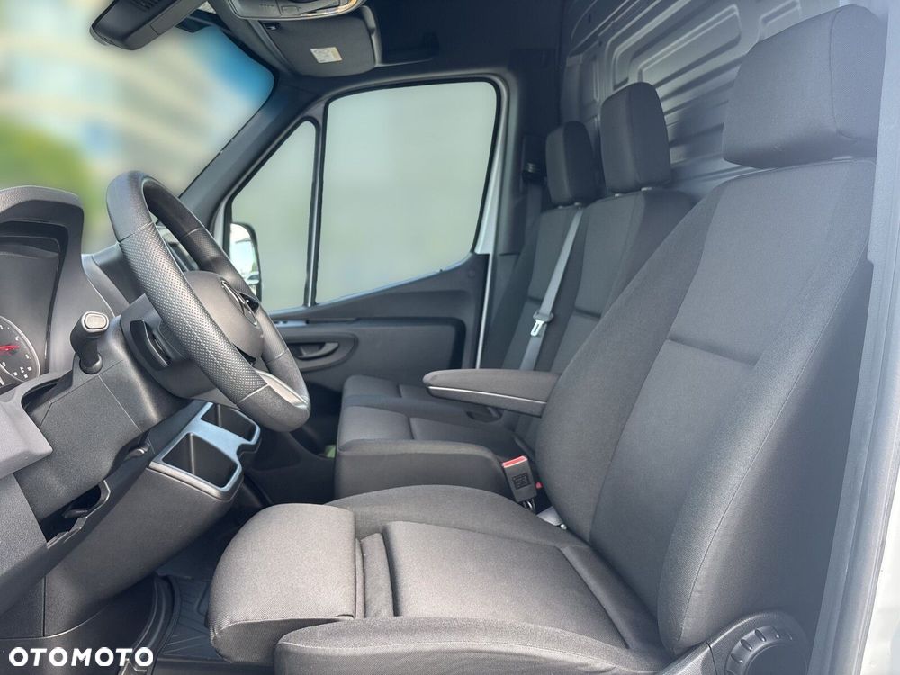 Mercedes-Benz Sprinter - 16