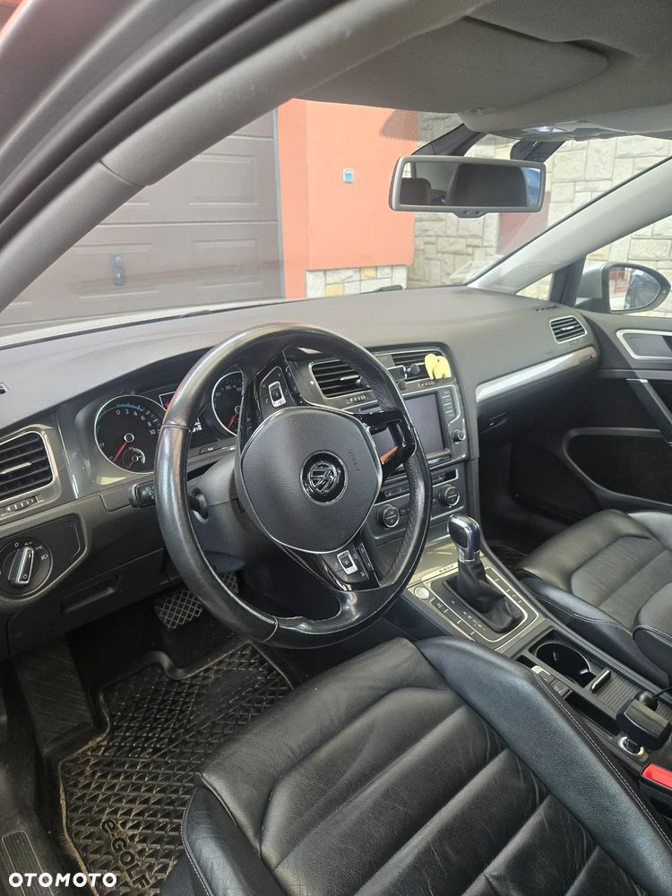 Volkswagen Golf - 8