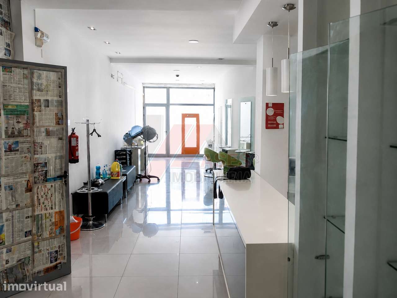 Imóvel Versátil com Potencial Habitacional e Localização Privilegiada - Grande imagem: 5/19