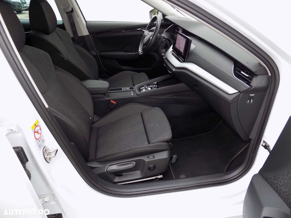 Skoda Octavia Combi 2.0 TDI DSG Ambition - 27